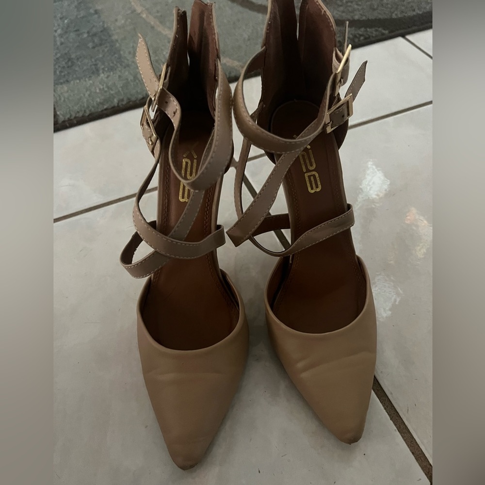 Nude strap high heels point toe